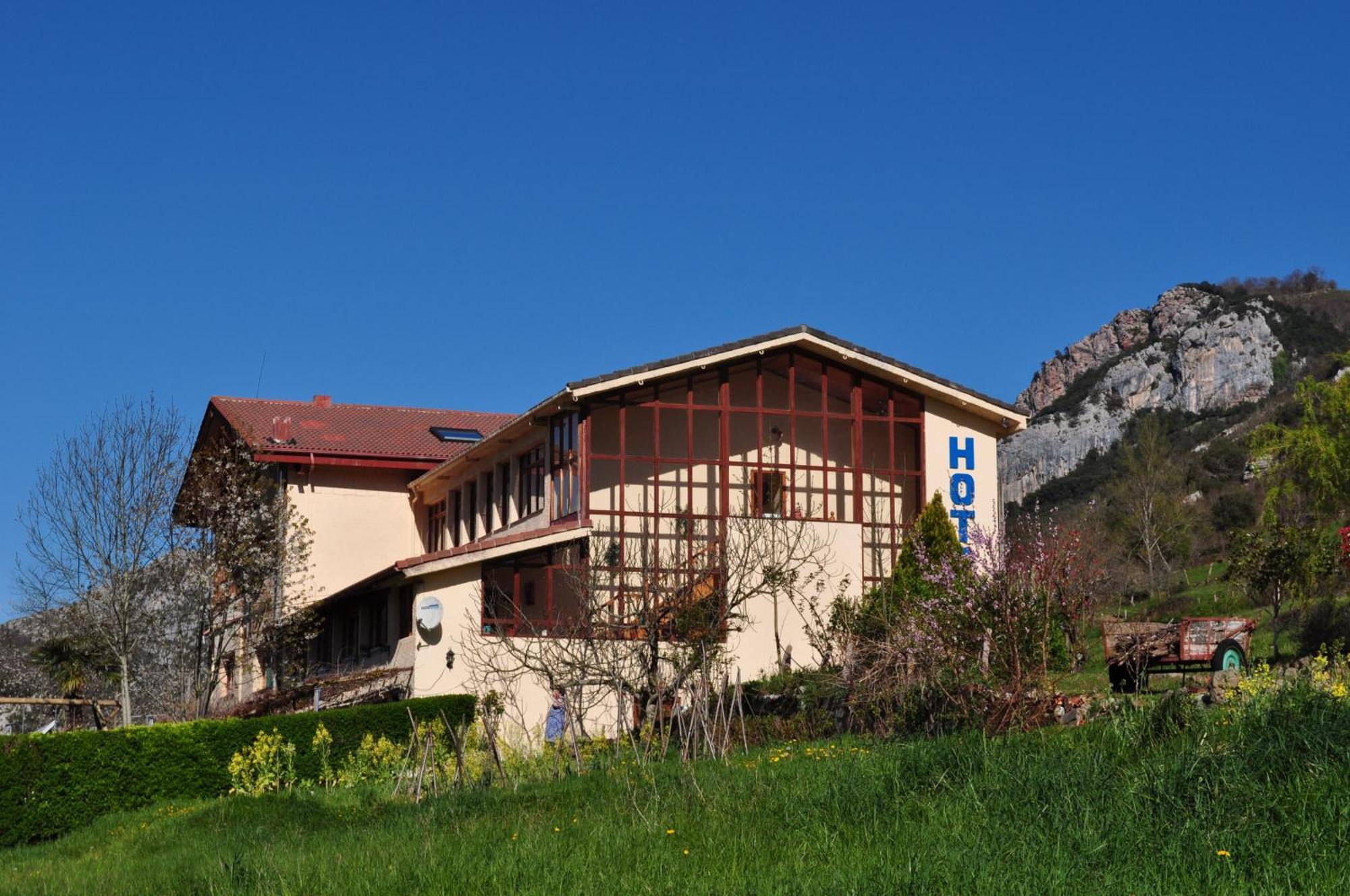 Hotel Torrecerredo Arenas De Cabrales Zewnętrze zdjęcie